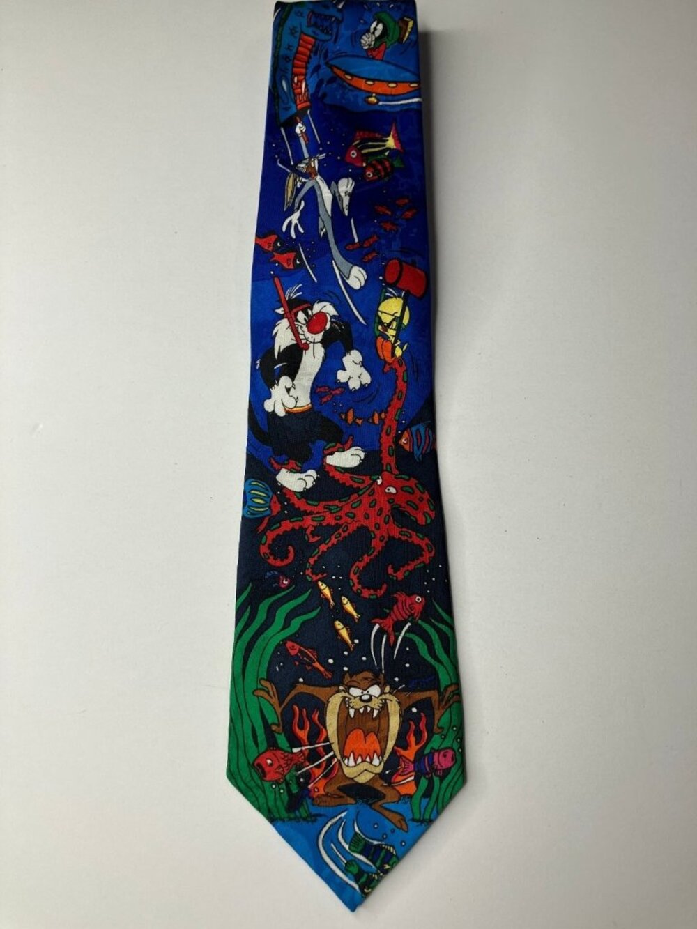 Looney Tunes Men's Tie Blue Multi-color Bugs Sylvester Taz Vintage Diving Ocean